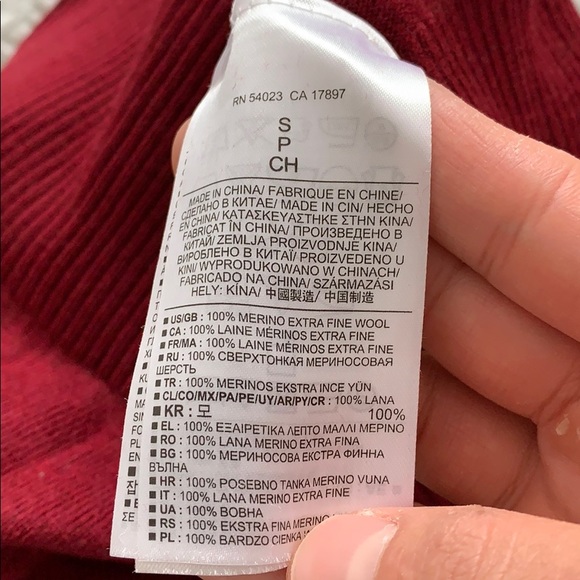 Banana Republic Merino Red Sweater - Picture 5 of 5